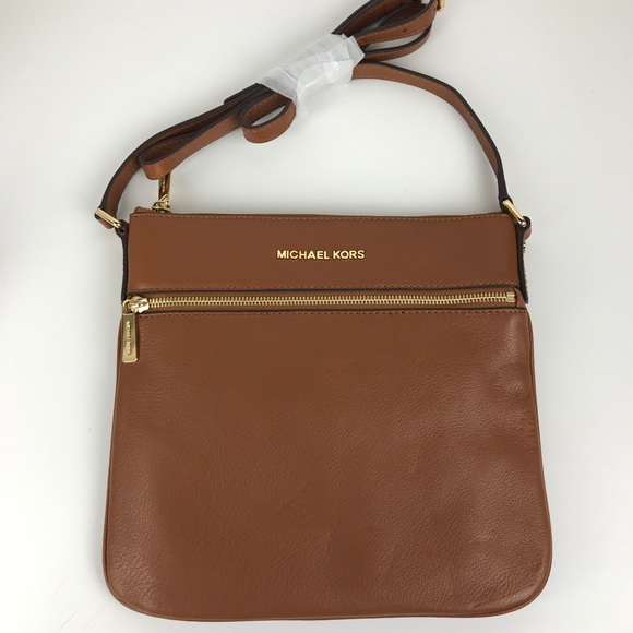 Michael Kors Handbags - Michael Kors Bedford Leather Crossbody 32H2MBFC2L